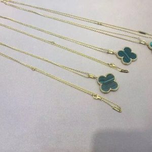 Van cleef & Arpels   Necklace - Image 11