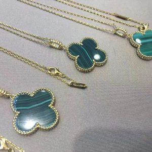 Van cleef & Arpels   Necklace - Image 10