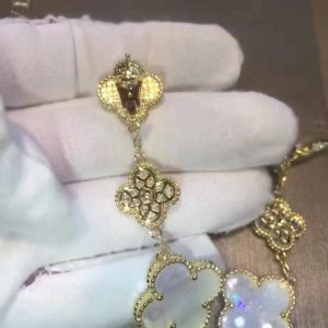 Van cleef & Arpels  Earrings - Image 6