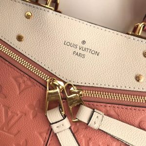 Louis Vuitton Zipped Bag - Image 4