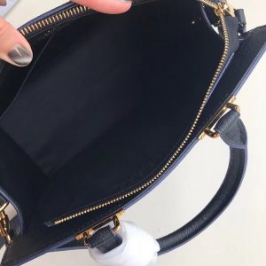 Louis Vuitton Zipped Bag - Image 6