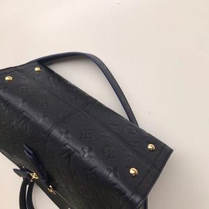 Louis Vuitton Zipped Bag - Image 8