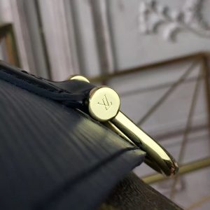Louis Vuitton Saint Michel Bag - Image 9