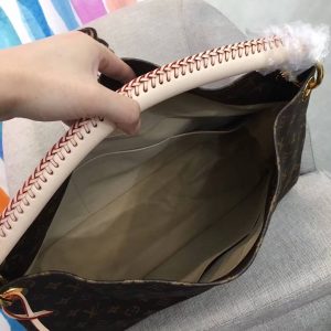 LOUIS VUITTON ARTSY BAG - Image 6