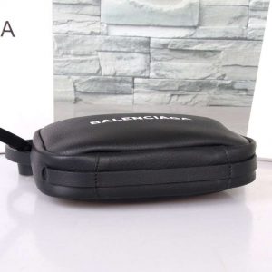 Balenciaga Camera bag - Image 5