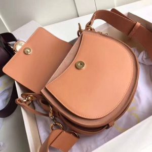 Chloe Tess - Image 4