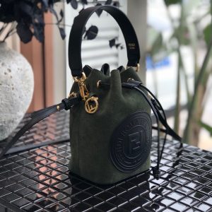 Fendi bucket - Image 8