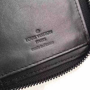 LOUIS VUITTON Zippy Wallet - Image 3