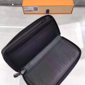 LOUIS VUITTON Zippy Wallet - Image 5