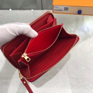 Louis Vuitton Zippy Wallet - Image 5