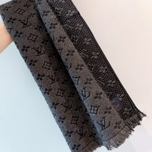 Louis Vuitton Scarf - Image 6