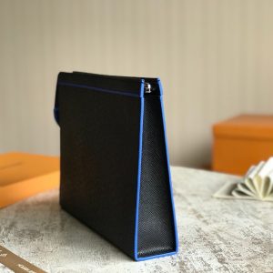 Louis Vuitton POCHETTE VOYAGE - Image 3