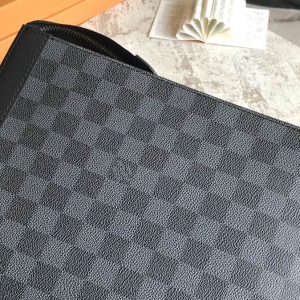 Louis Vuitton Pochette - Image 6