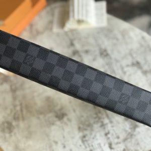 Louis Vuitton Pochette - Image 4