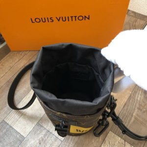 Louis Vuitton CHALK BAG - Image 4