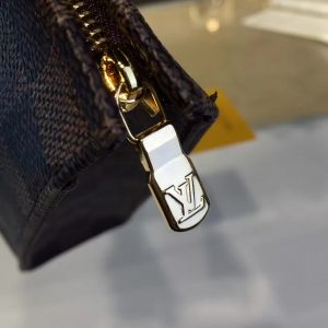 Louis Vuitton TOILETRY POUCH 26 - Image 3