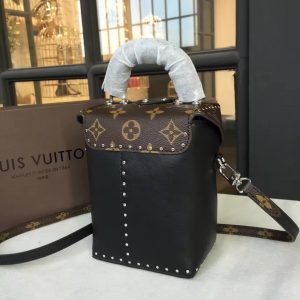 Louis Vuitton CAMERA BOX - Image 3