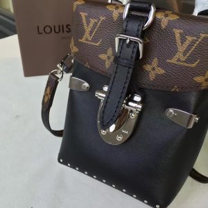 Louis Vuitton CAMERA BOX - Image 4