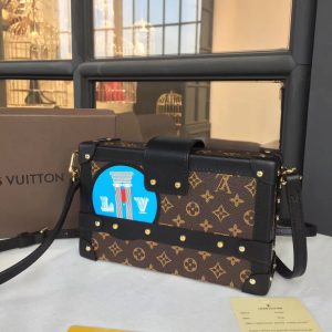 Louis Vuitton  PETITE MALLE - Image 3