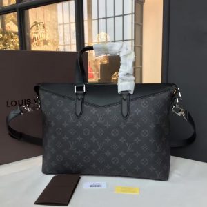 Louis Vuitton EXPLORER - Image 3