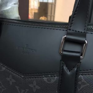 Louis Vuitton EXPLORER - Image 4