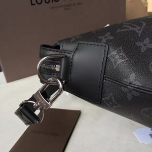 Louis Vuitton EXPLORER - Image 7