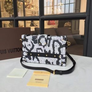 Louis Vuitton  PETITE MALLE - Image 3