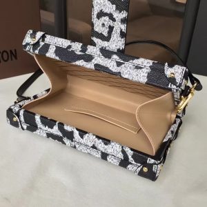 Louis Vuitton  PETITE MALLE - Image 9