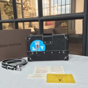 Louis Vuitton PETITE MALLE - Image 3