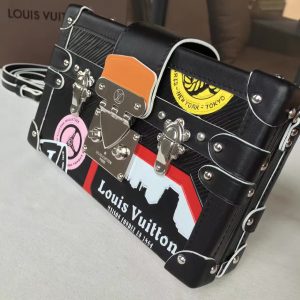 Louis Vuitton PETITE MALLE - Image 4