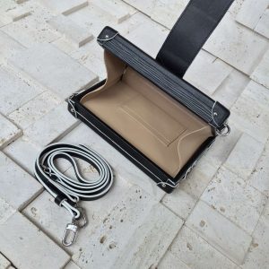 Louis Vuitton PETITE MALLE - Image 10