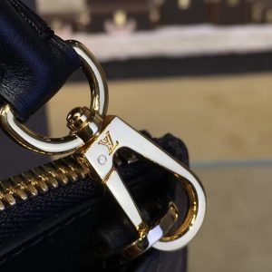 Louis Vuitton FRINGED NOE - Image 6