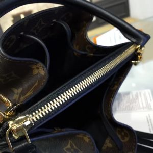 Louis Vuitton FRINGED NOE - Image 8