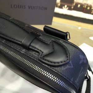 Louis Vuitton EXPLORER - Image 4