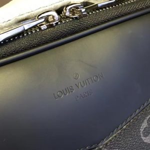 Louis Vuitton EXPLORER - Image 7