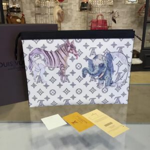 Louis Vuitton POCHETTE VOYAGE - Image 3