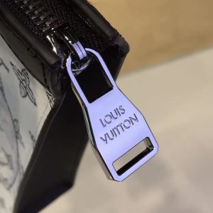 Louis Vuitton POCHETTE VOYAGE - Image 6