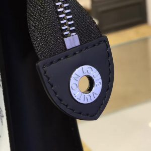 Louis Vuitton POCHETTE VOYAGE - Image 7