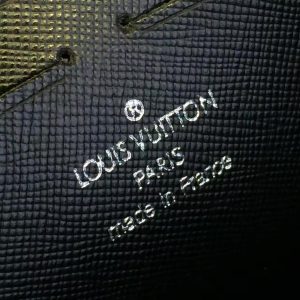 Louis Vuitton POCHETTE VOYAGE - Image 8