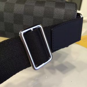 Louis Vuitton DISTRICT - Image 6