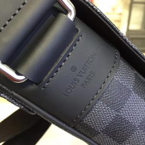 Louis Vuitton DISTRICT - Image 7