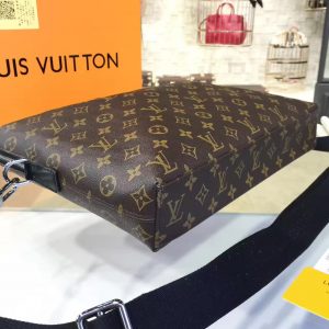 Louis Vuitton VOYAGE - Image 7