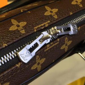 Louis Vuitton VOYAGE - Image 4