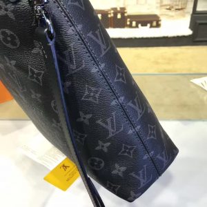 Louis Vuitton EXPLORER - Image 7