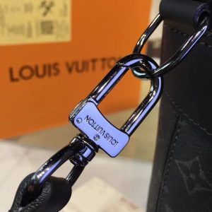 Louis Vuitton EXPLORER - Image 8