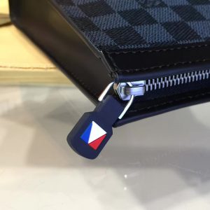 Louis Vuitton POCHETTE VOYAGE - Image 6
