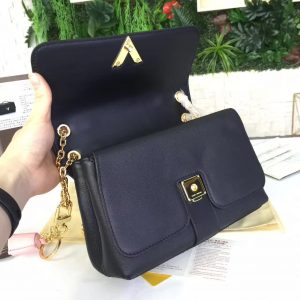 Louis Vuitton VERY CHAIN - Image 4