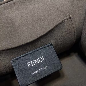 Fendi  Shoulder Bag - Image 9