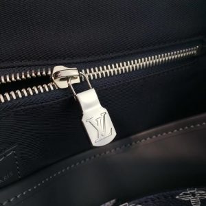 Louis Vuitton Shoulder Bag - Image 5