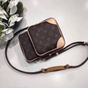 Louis Vuitton cross body bag - Image 8
